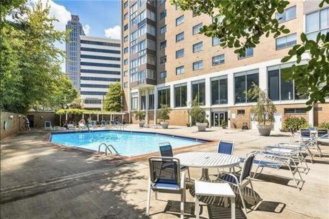 Heart Downtown! City View Onsite Parking! King Bed Lm807 Atlanta Exteriör bild