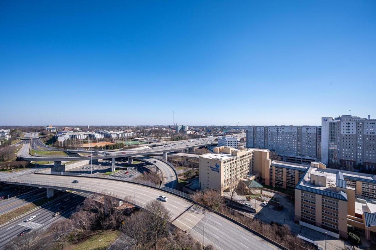 Heart Downtown! City View Onsite Parking! King Bed Lm807 Atlanta Exteriör bild