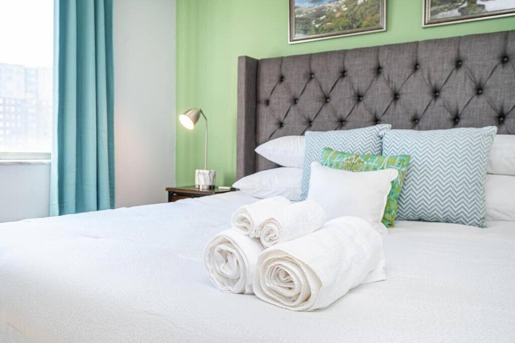 Heart Downtown! City View Onsite Parking! King Bed Lm807 Atlanta Exteriör bild